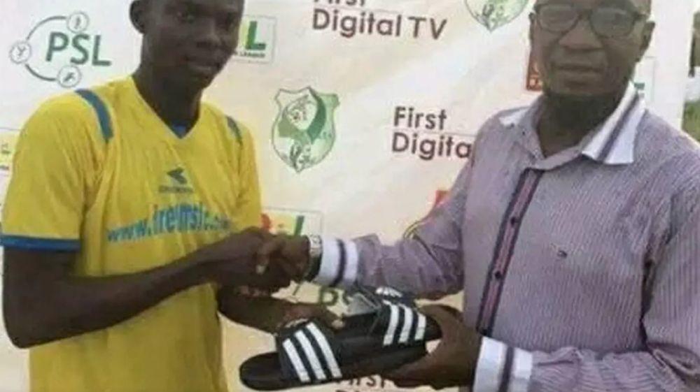 hadiah penghargaan pemain terbaik (twitter.com/trollfootball)