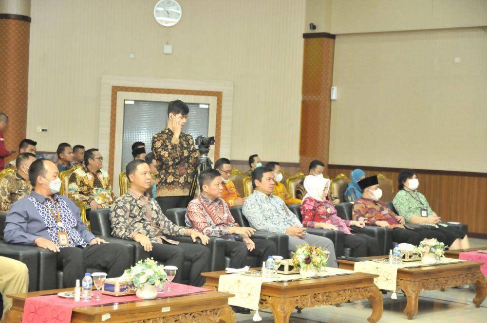 Pemerintah Kabupaten OKU Timur kembali meraih dan mempertahankan opini Wajar Tanpa Pengecualian (WTP) 11 kali berturut-turut atas Laporan Hasil Pemeriksaan (LHP) Keuangan Pemerintah Daerah (LKPD) 2022. (Dok. Humas Pemkab OKU Timur)