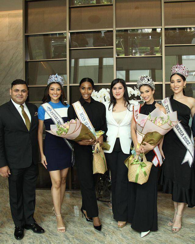 Potret Kedatangan Luma Russo, Miss Charm 2023 dan Lalela Mswane, Miss Supranational 2022 ke Indonesia (Instagram.com/officialputeriindonesia)