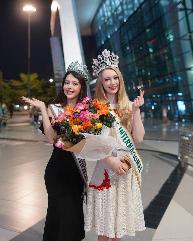 Potret Kedatangan Jasmin Selberg, Miss International 2022 ke Indonesia (Instagram.com/officialputeriindonesia)