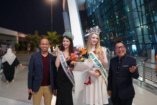 Potret Kedatangan Jasmin Selberg, Miss International 2022 ke Indonesia (Instagram.com/officialputeriindonesia)