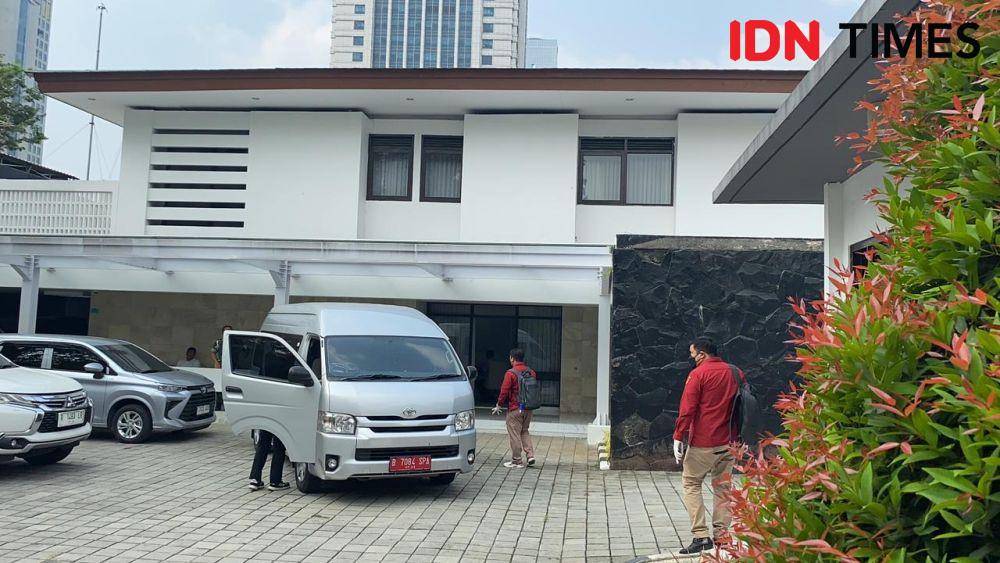 Kejagung geledah Rumah Dinas Johnny G Plate pada Rabu (17/5/2023). (IDN Times/Amir Faisol)