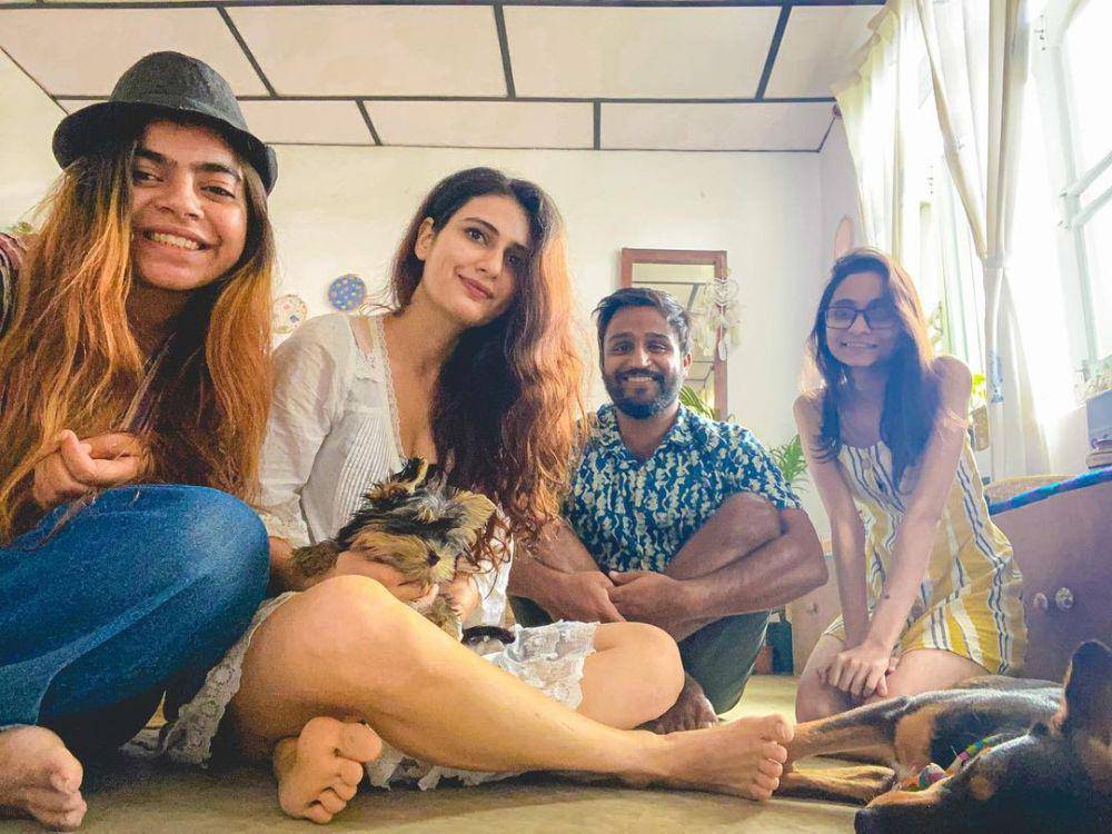 Fatima Sana Shaikh dan sahabat (instagram.com/fatimasanashaikh)