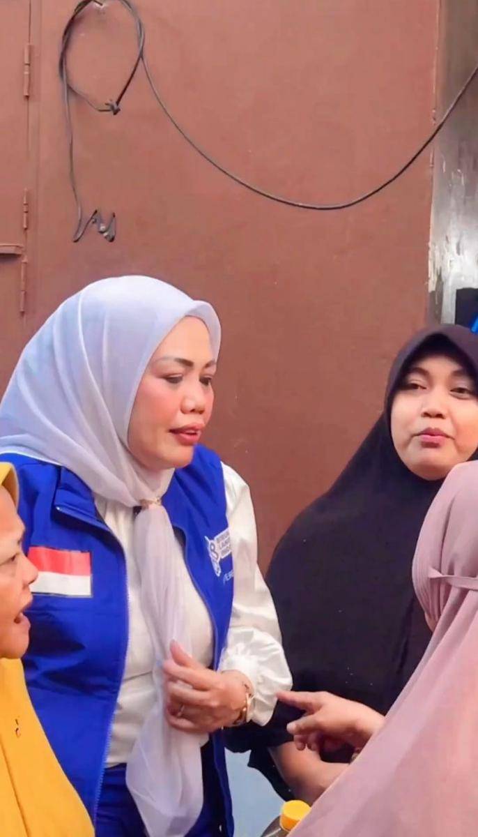 potret Elly Sugigi blusukan ke dapil (instagram.com/ellysugigi_real_)