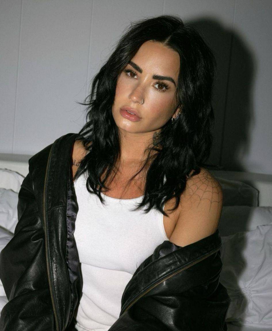 Demi Lovato (instagram.com/ddlovato)