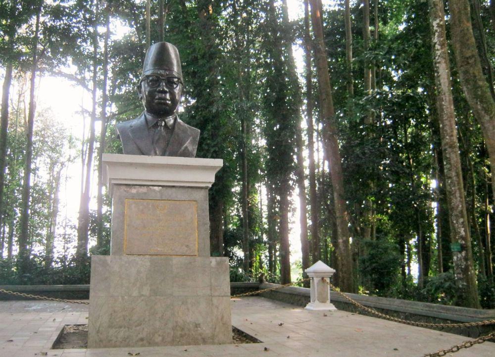 Ilustrasi Tahura Ir. H. Djuanda (Wikimedia Commons)