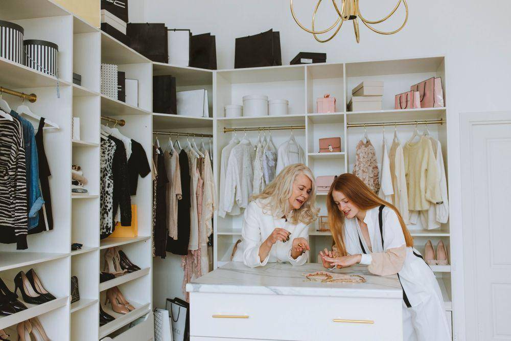 ilustrasi wardrobe (pexels.com/anastasia-shuraeva)