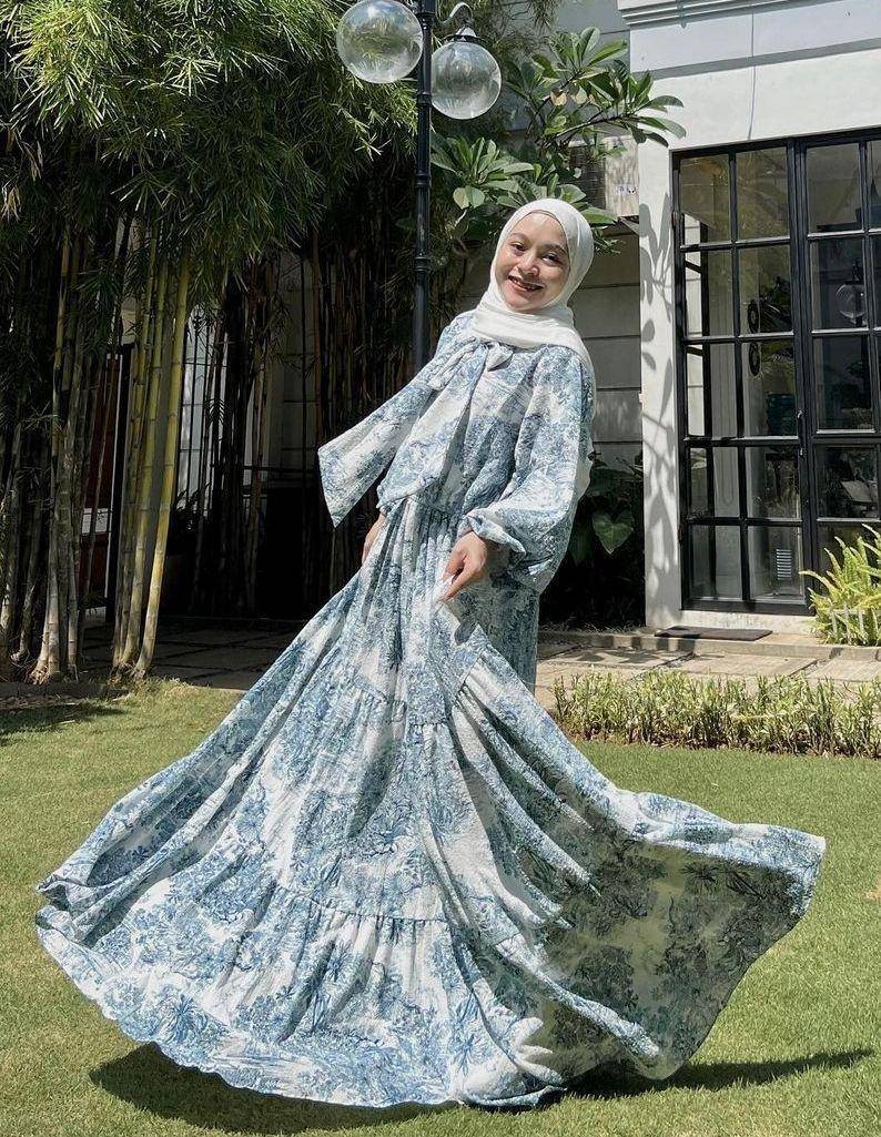 Dress hijab kondangan (instagram.com/chichiiannisa)