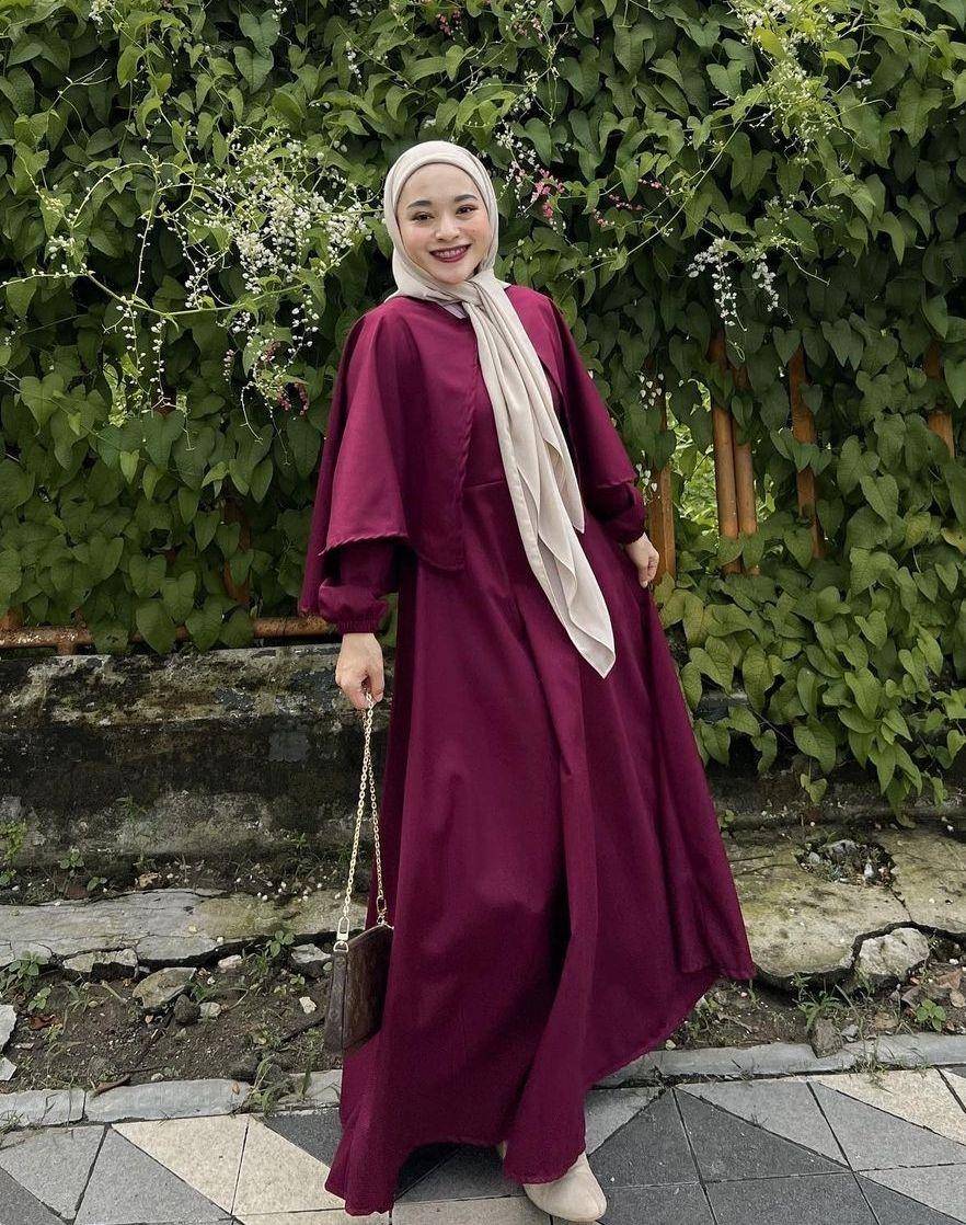 Dress hijab kondangan (instagram.com/chichiiannisa)