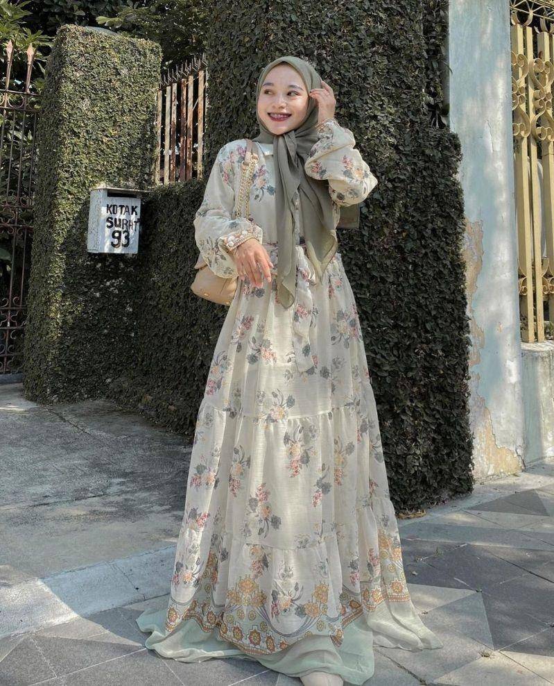 Dress hijab kondangan (instagram.com/chichiiannisa)