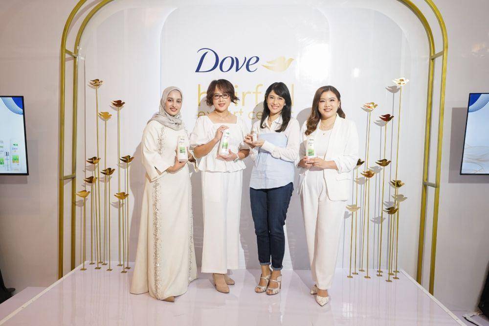 Ini Penyebab dan Solusi Rambut Rontok, Langsung dari Ahlinya lho!