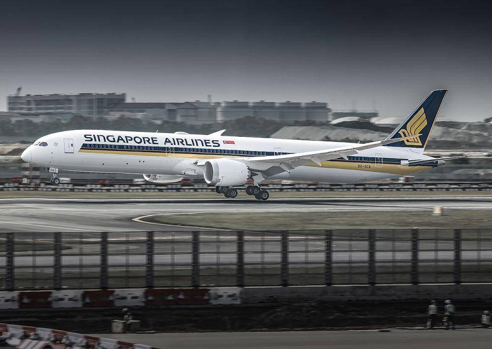 potret pesawat Boeing 787-10 milik Maskapai Singapore Airlines (commons.wikimedia.org/Paul Schmid)