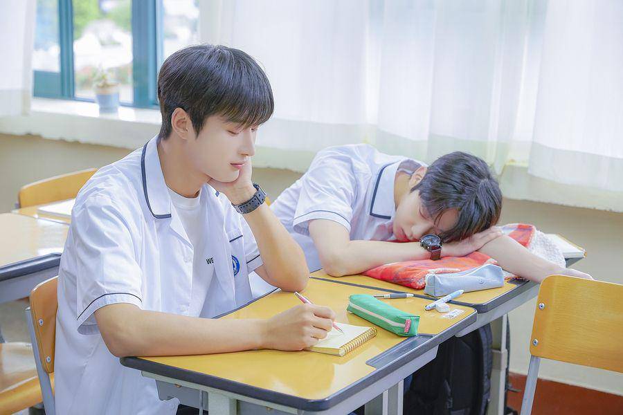 cuplikan drama A Shoulder to Cry On (twitter.com/KconPicturesque)