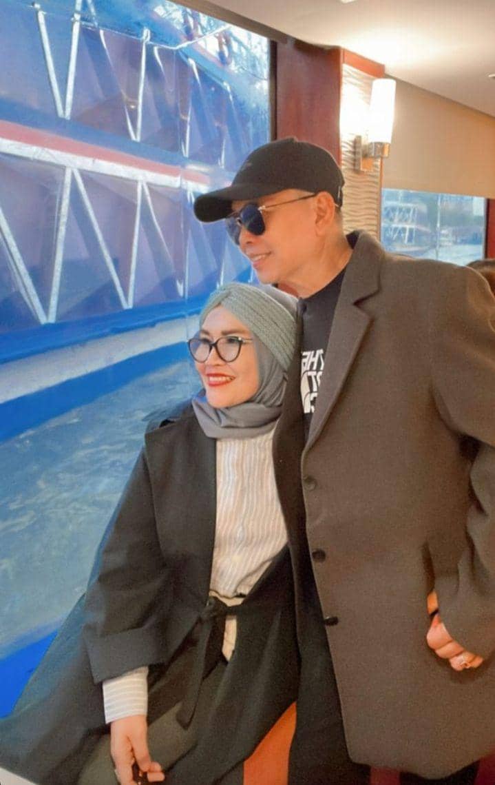 potret orang tua Ayu Ting Ting di Timur Tengah (instagram.com/mom_ayting92_)