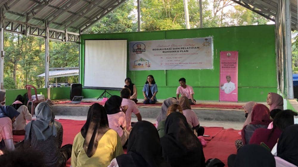 Pelatihan bisnis jadi salah satu bagian sosialisasi kelompok relawan Srikandi Ganjar di Sulawesi Tengah. (Dok. Istimewa)