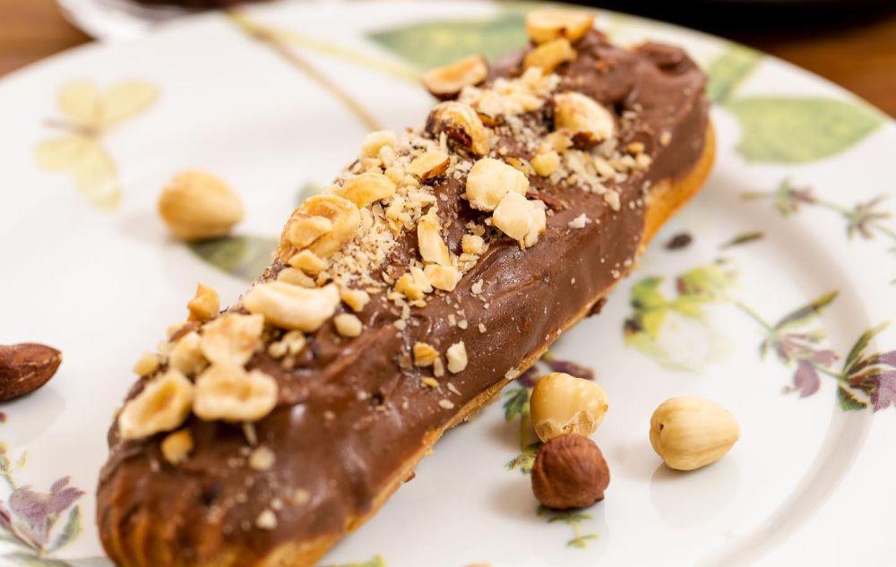 Resep Eclair Topping Cokelat Kacang, Pastry Klasik asal Prancis