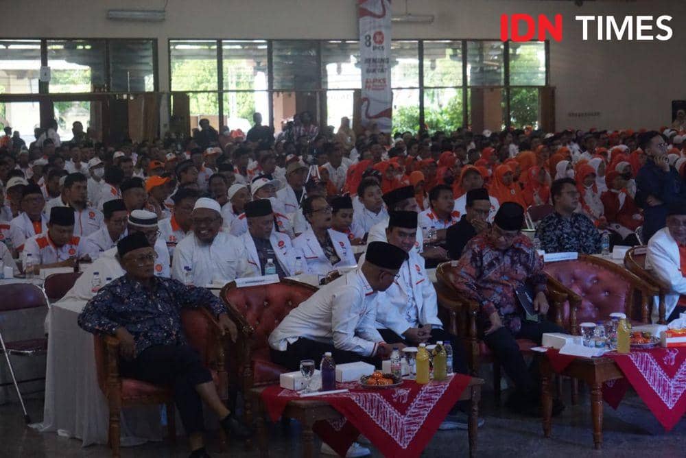 Milad ke-21 PKS DPW Jawa Tengah, Jawa Timur, Jogjakarta (Jatijaya) di Kota Yogyakarta, Kamis (18/5/2023). (IDN Times/Herlambang Jati Kusumo)