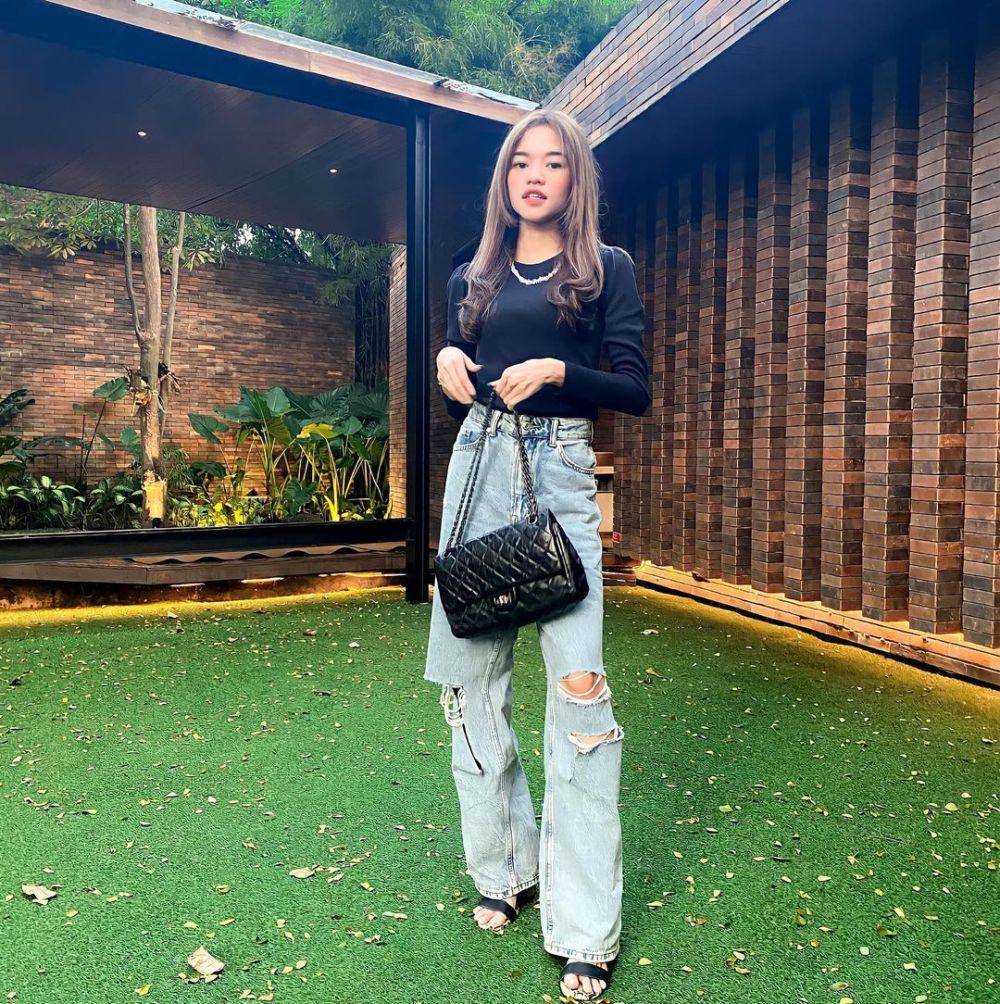 referensi outfit hangout ala Ummi Quary (instagram.com/ummi_quary)