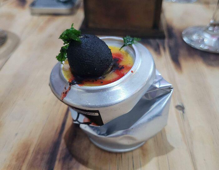 penyajian makanan restoran mewah yang absurd (reddit.com/moritzmadafaka)