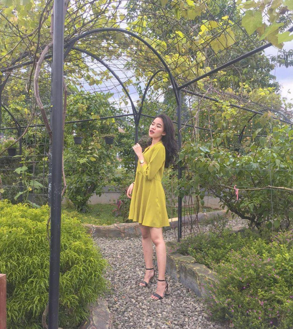 referensi outfit hangout ala Ummi Quary (instagram.com/ummi_quary)