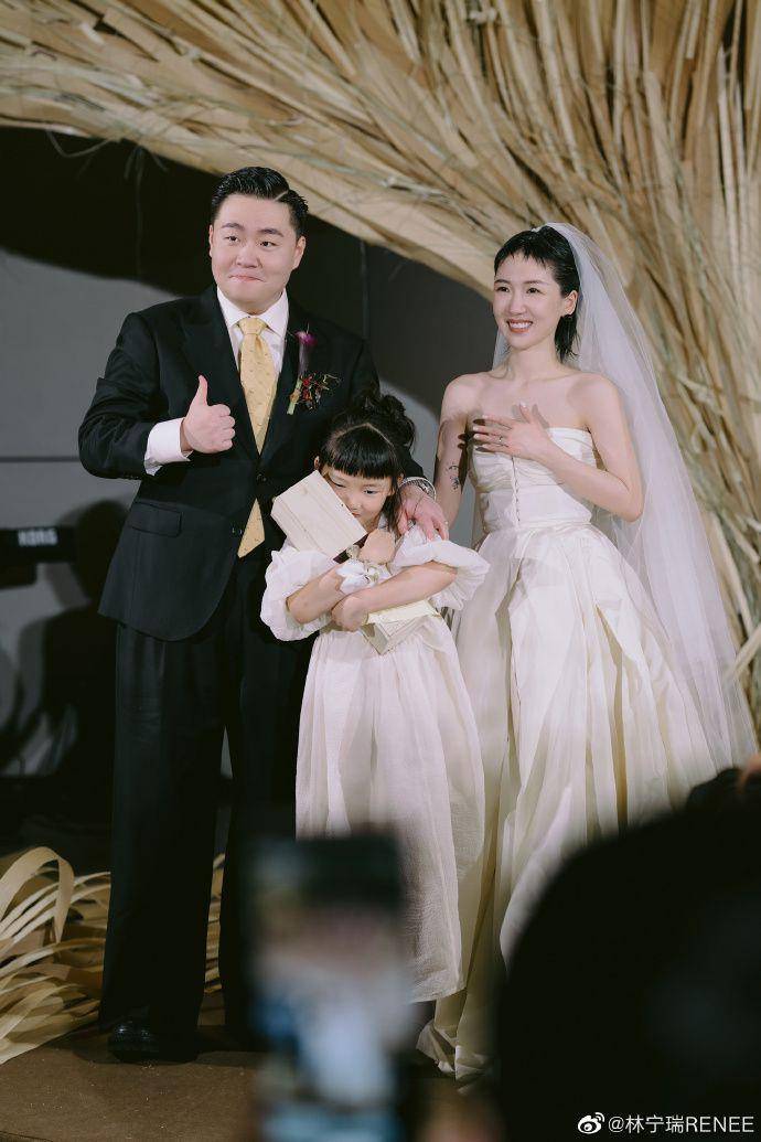 Pernikahan Steven Hao, pemeran Boboho (Weibo.com/郝劭文)