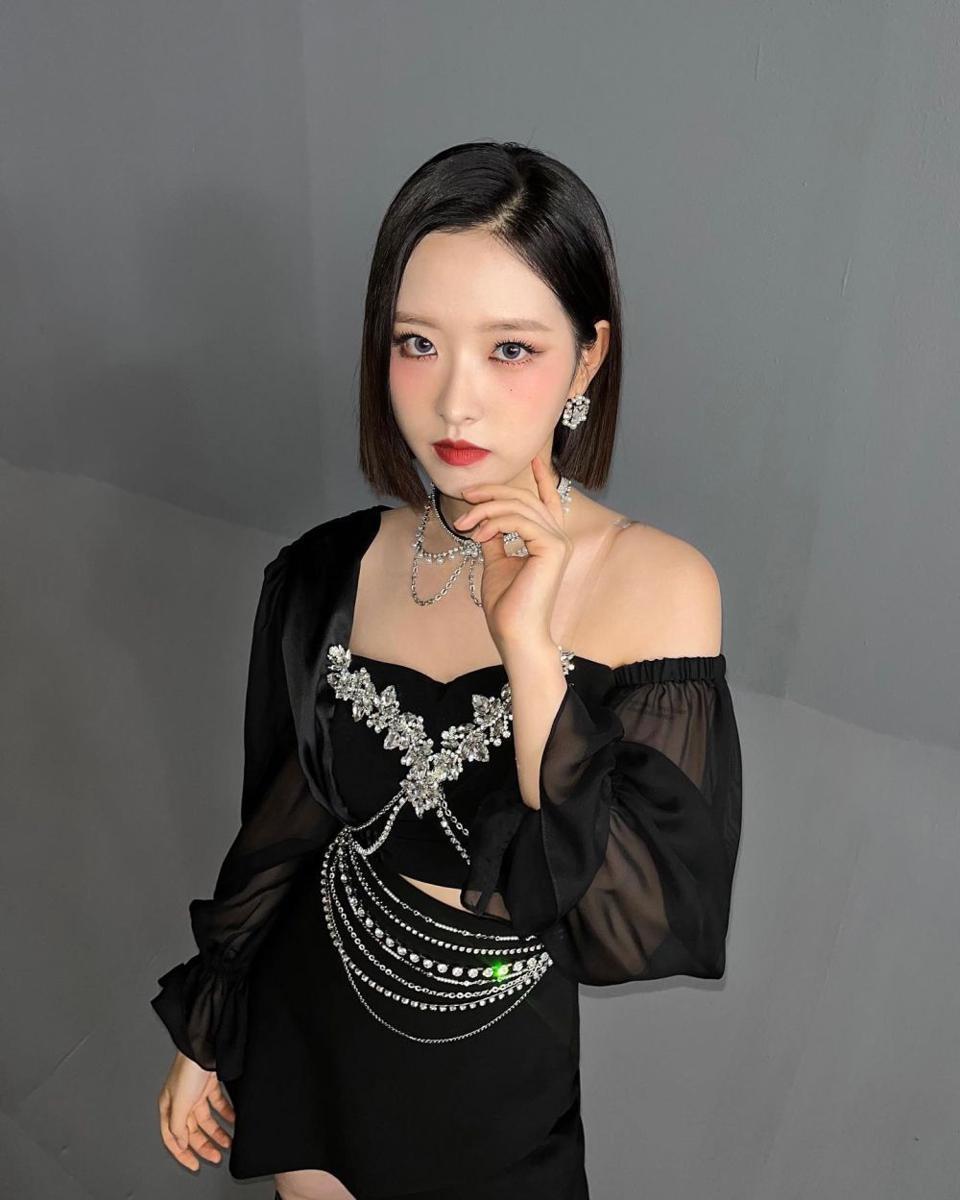 Olivia Hye LOONA (instagram.com/loonatheworld)
