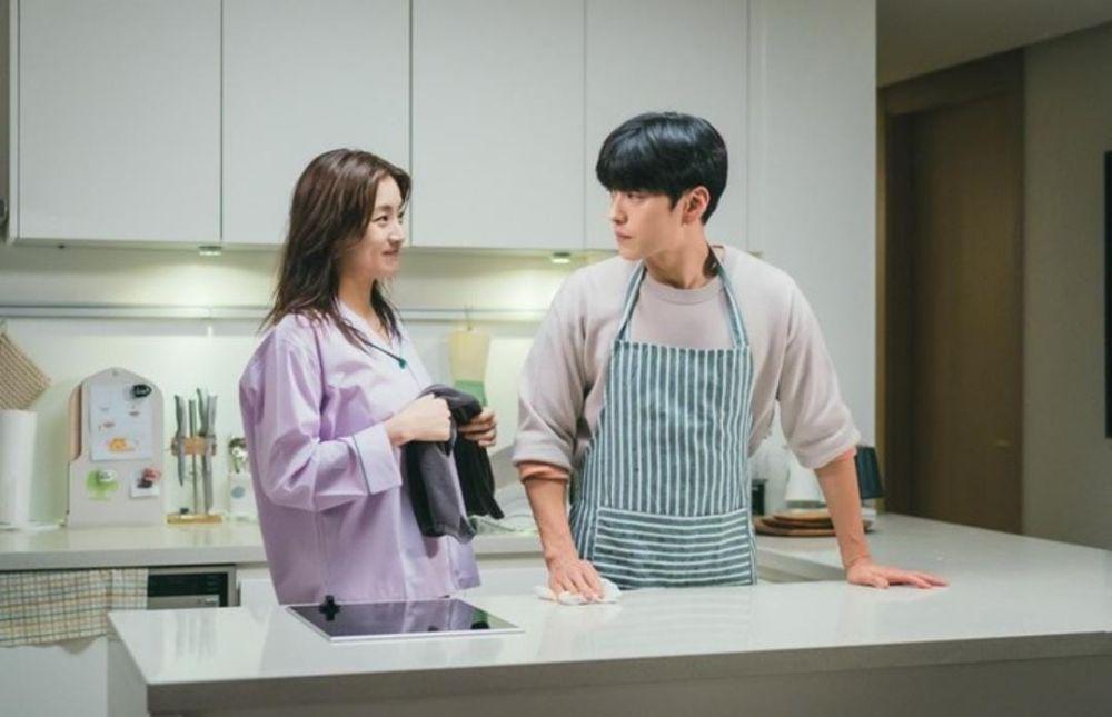 Kang So Ra dan Jang Seung Jo di drama Strangers Again (instagram.com/channel.ena.d)