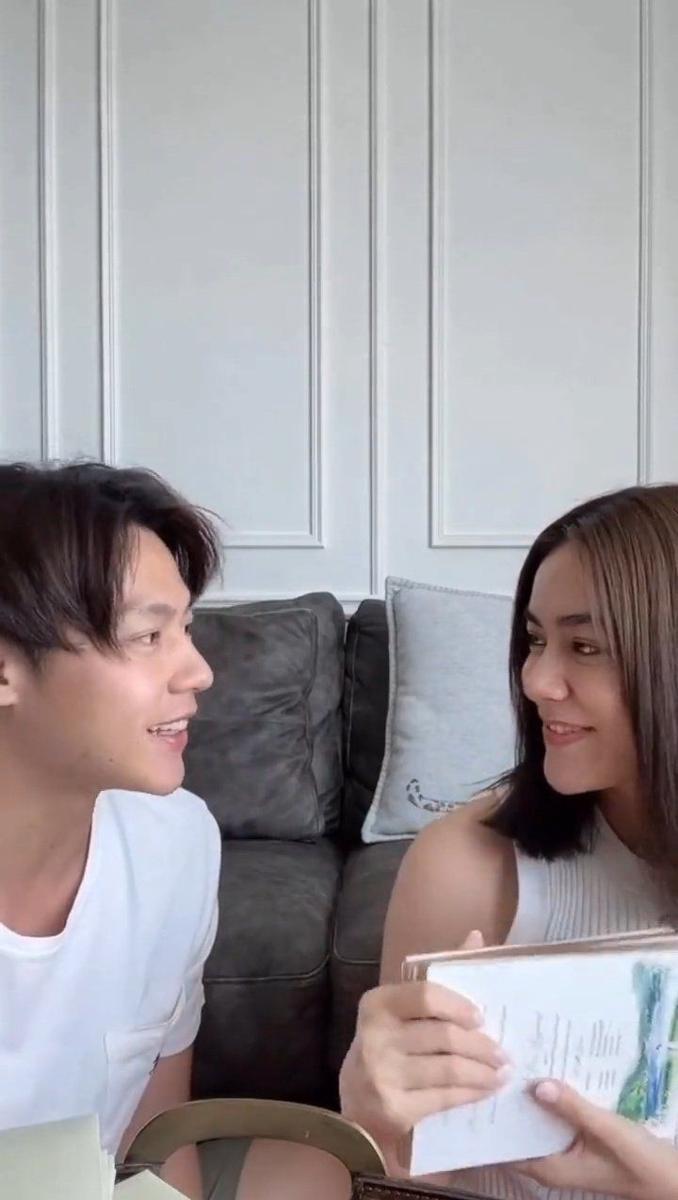 Momen Mark Prin dan Kimmy Kimberley perlihatkan undangan pernikahan mereka (instagram.com/kimmy_kimberley)