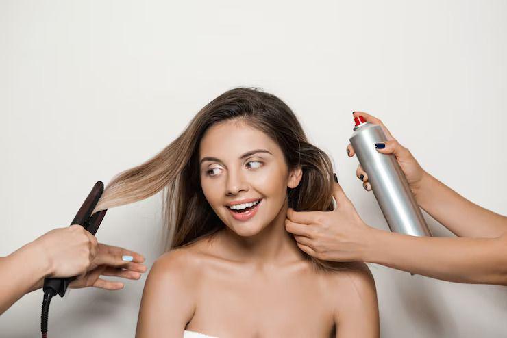 ilustrasi menata rambut (freepik.com/cookie_studio)