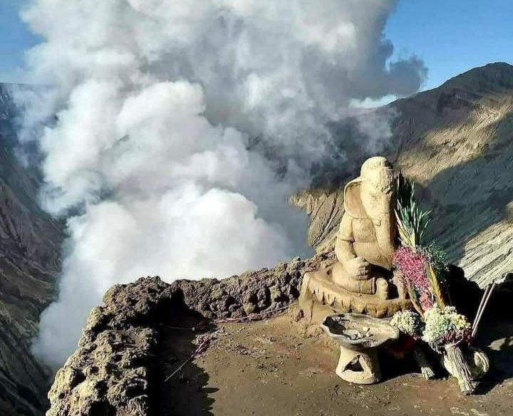 Patung Ganesha di Gunung Bromo yang hilang. (IDN Times/Istimewa)