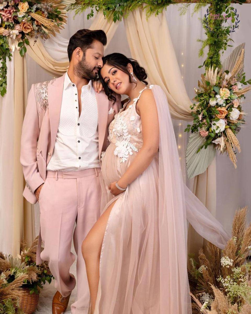 Ishita Dutta dan suami (instagram.com/ishidutta)