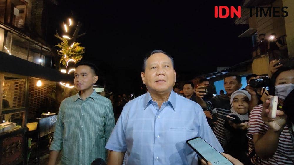 Gibran Rakabuming dan Prabowo Subianto ketemu di Solo. (IDN Times/Larasati Rey)