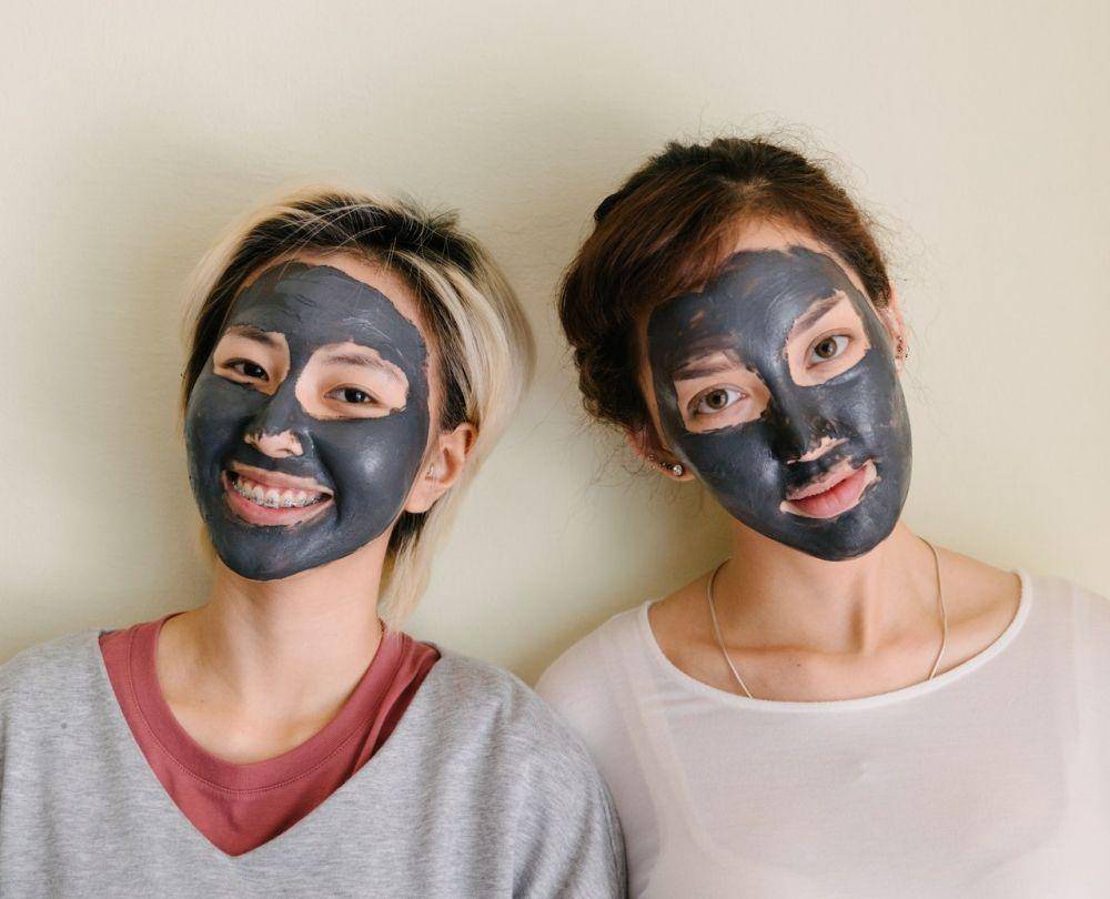 ilustrasi masker untuk menghilangkan komedo (pexels.com/Ketut Subiyanto)