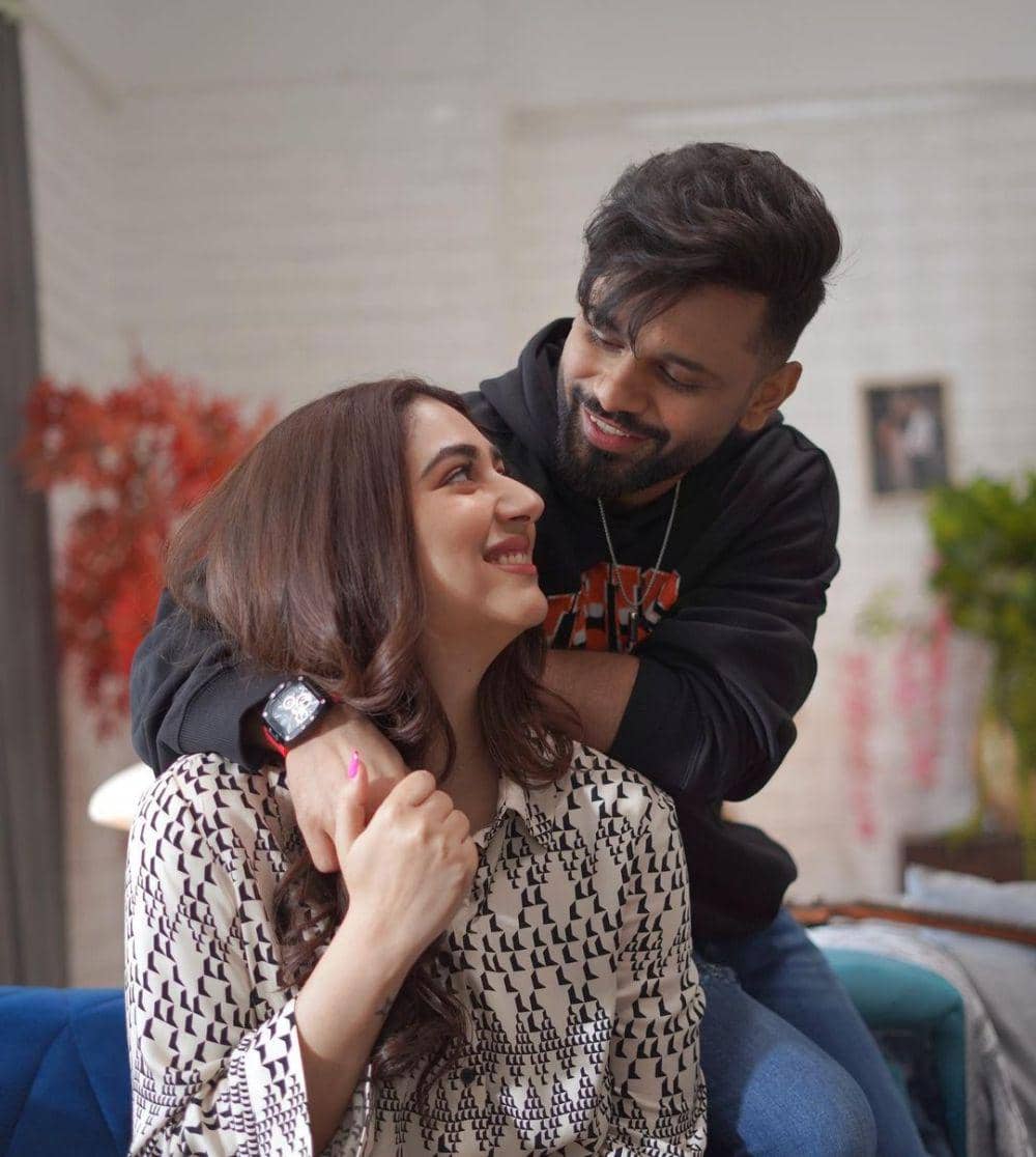 Disha Parmar dan suami (instagram.com/rahulvaidyarkv)