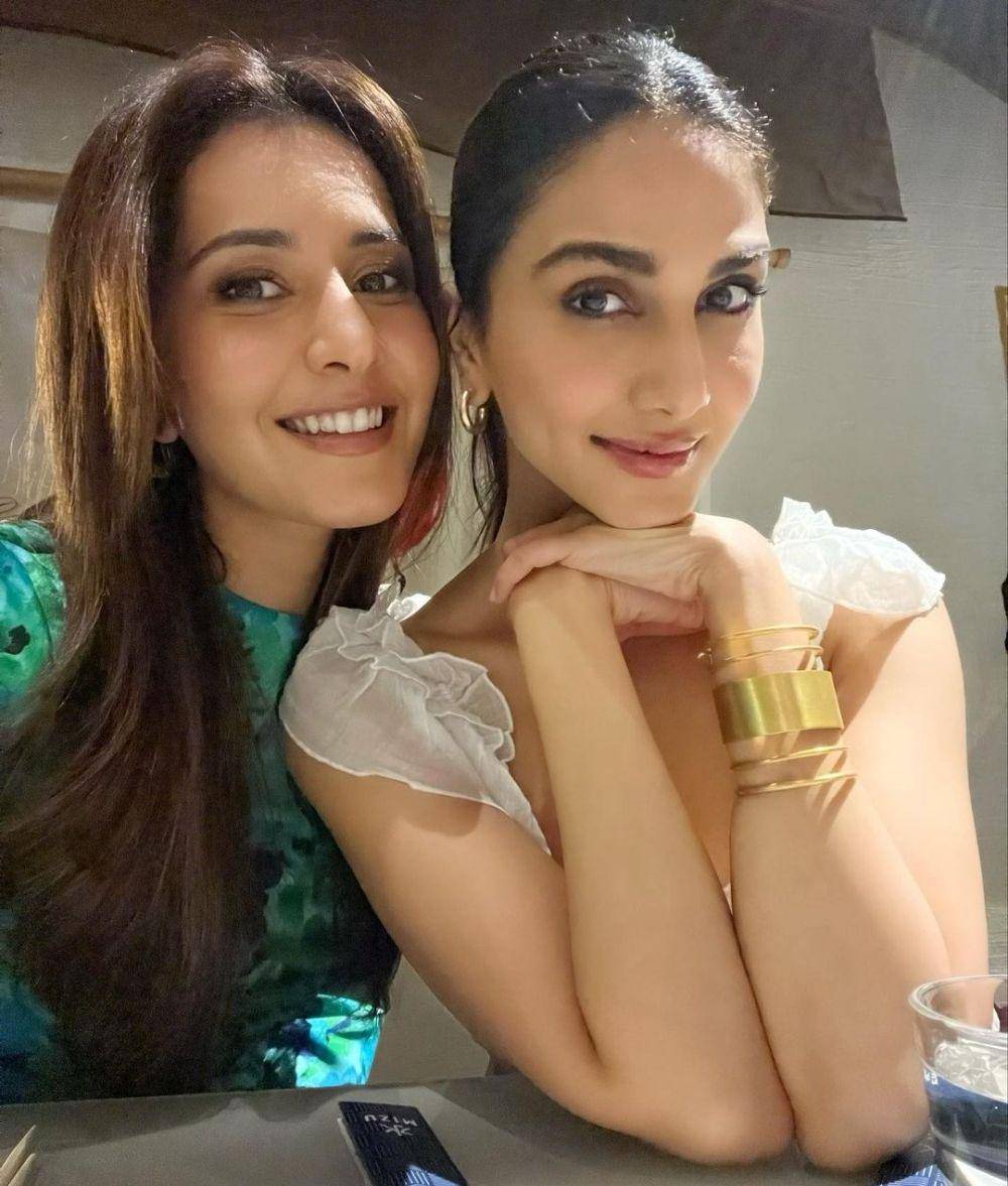 Vaani Kapoor dan Raashii Khanna (instagram.com/_vaanikapoor_)