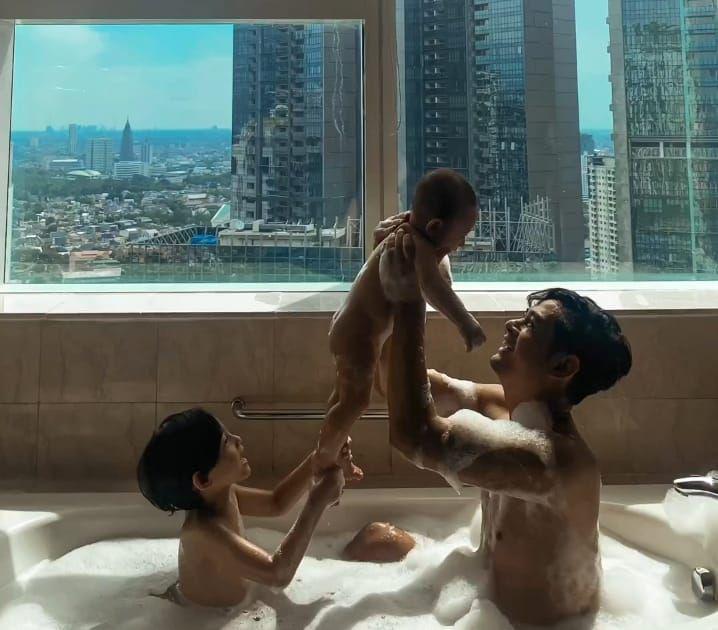 potret Miqdad Addausy dan buah hati (instagram.com/miqdadsy)