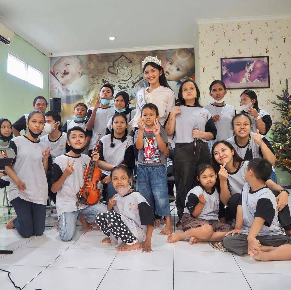 potret Erina Gudono di acara sosial (instagram.com/erinagudono)