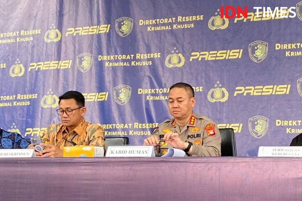 Polda Metro Jaya bongkar kasus pemalsuan uang dollar palsu di Jakarta. (IDN Times/Amir Faisol)