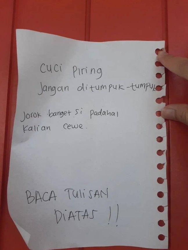 tulisan di dapur kos-kosan (twitter.com/txtdarikosan)