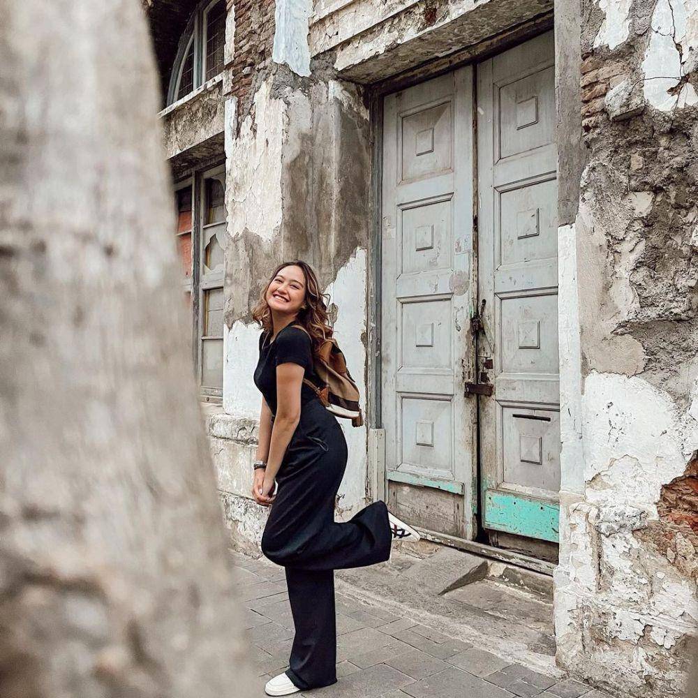Campus look ala Salshabilla Andriani (instagram.com/salshabillaadr)