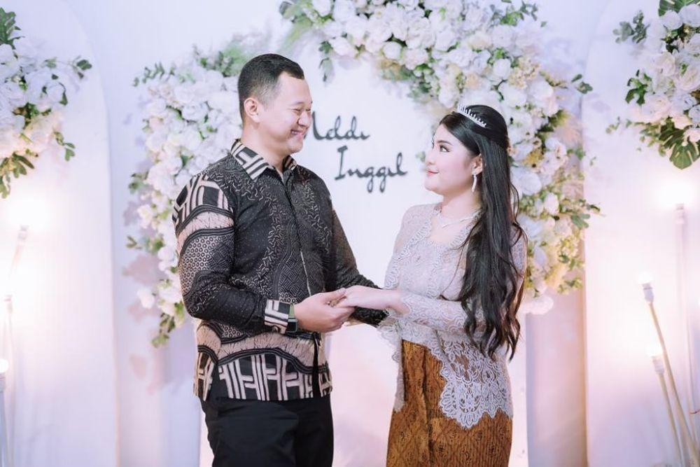 potret pertunangan Rosa Meldianti dan Inggil (instagram.com/rosameldianti29)