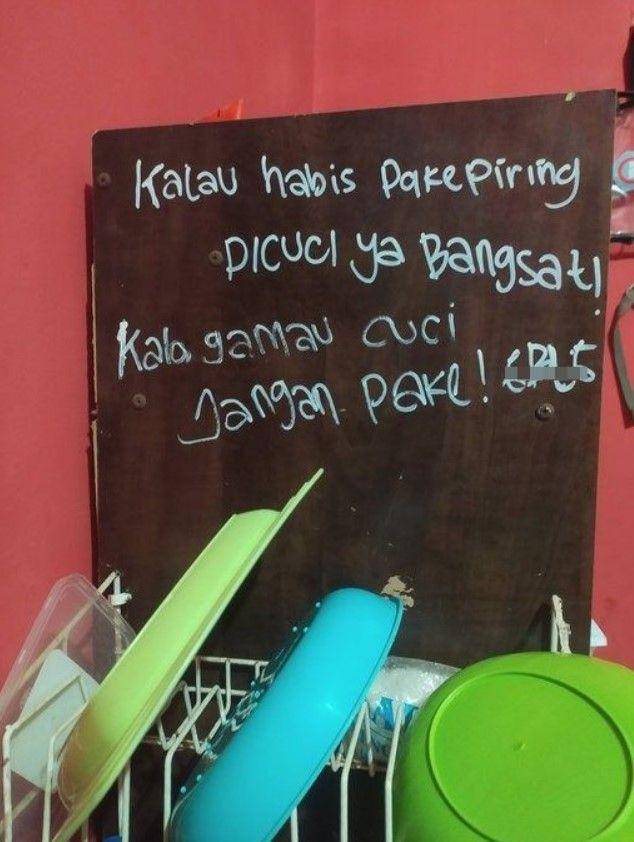 tulisan di dapur kos-kosan (twitter.com/txtdarikosan)