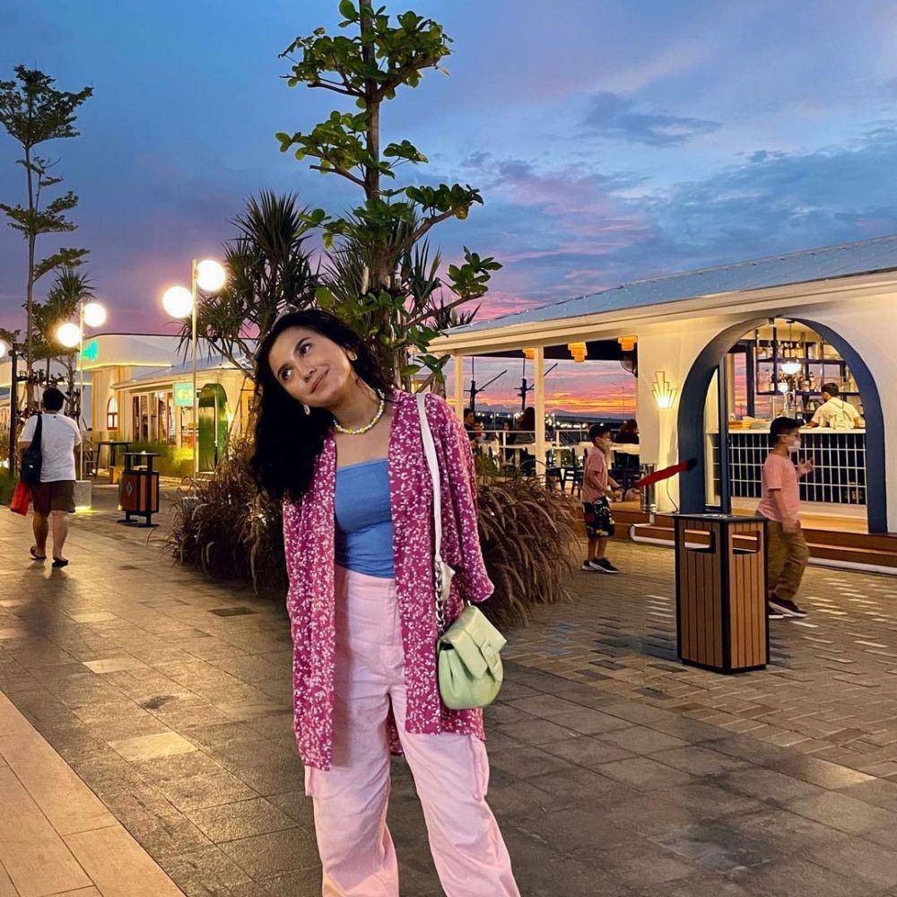OOTD hangout ala Naimma Aljufri (instagram.com/naimmaljufri)