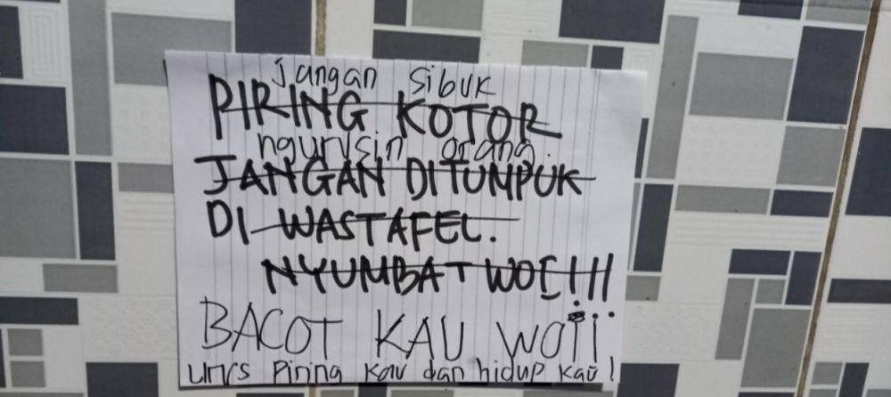 tulisan di dapur kos-kosan (twitter.com/txtdarikosan)