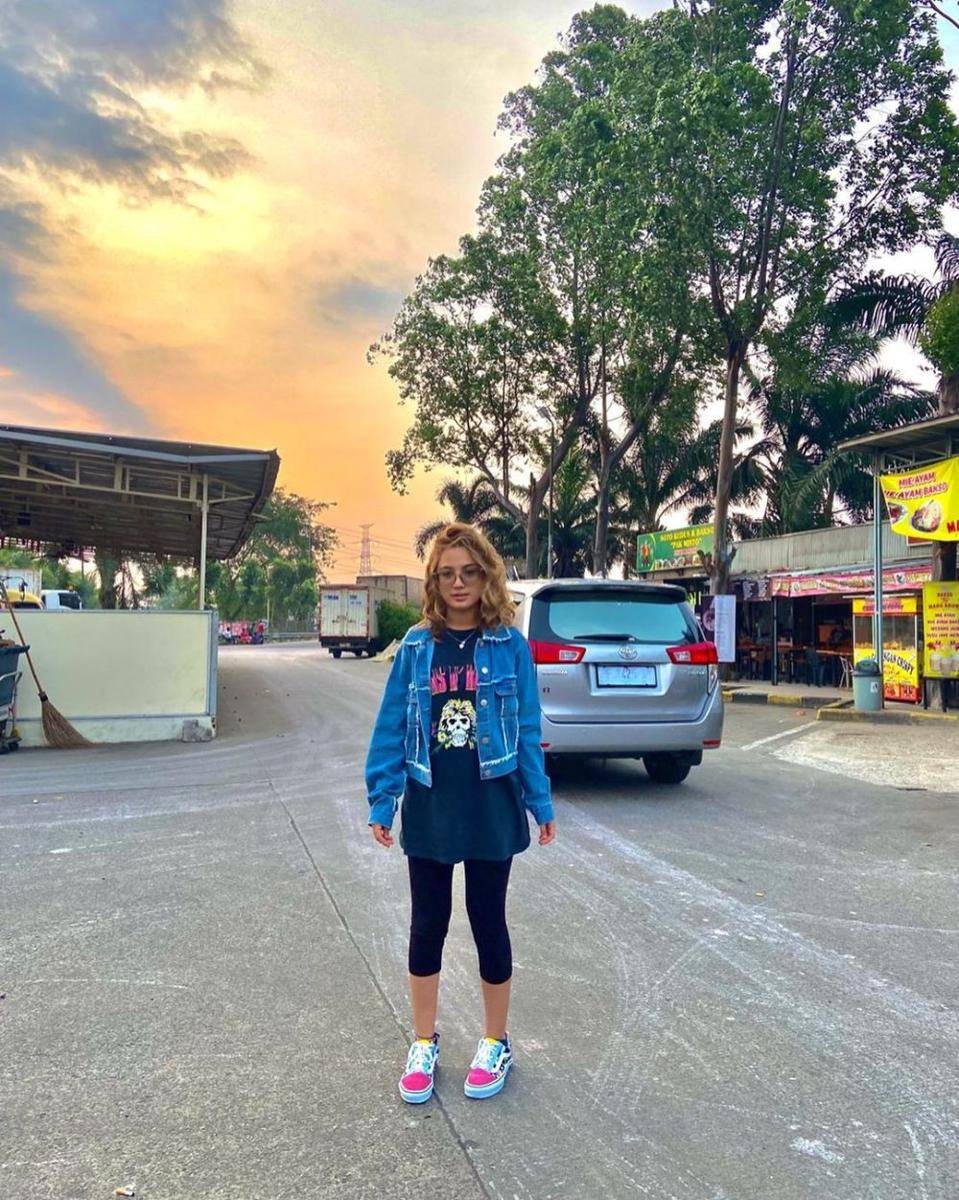 OOTD hangout ala Naimma Aljufri (instagram.com/naimmaljufri)