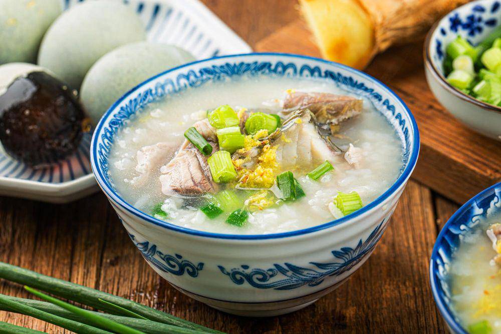 ilustrasi congee (freepik.com/dashu83)