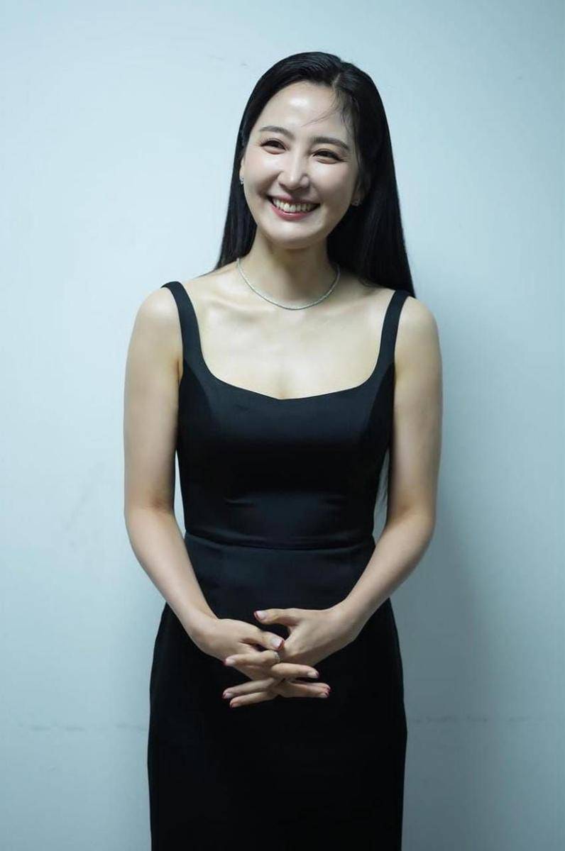 Shin Dong Mi (instagram.com/dongmi_shin)