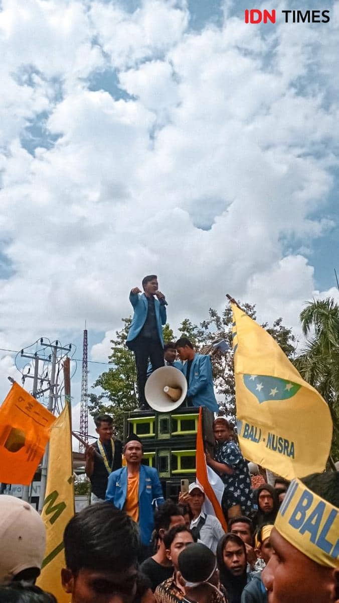 Aksi demonstrasi mahasiswa dari PMII Cabang Mataram. (dok. Istimewa)