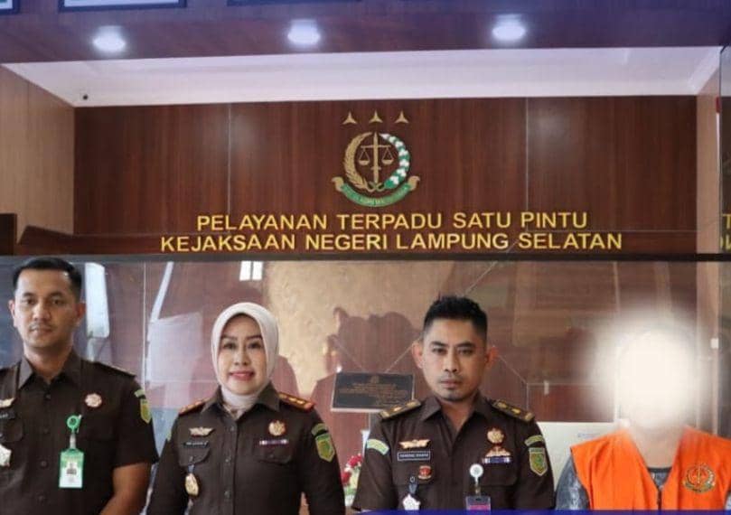 Sempat Buron, Kades di Lamsel Korupsi Rp842 Juta Dibekuk Kejaksaan