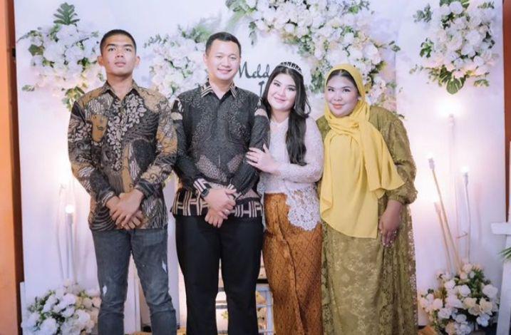 potret pertunangan Rosa Meldianti dan Inggil (instagram.com/berlianreal_)